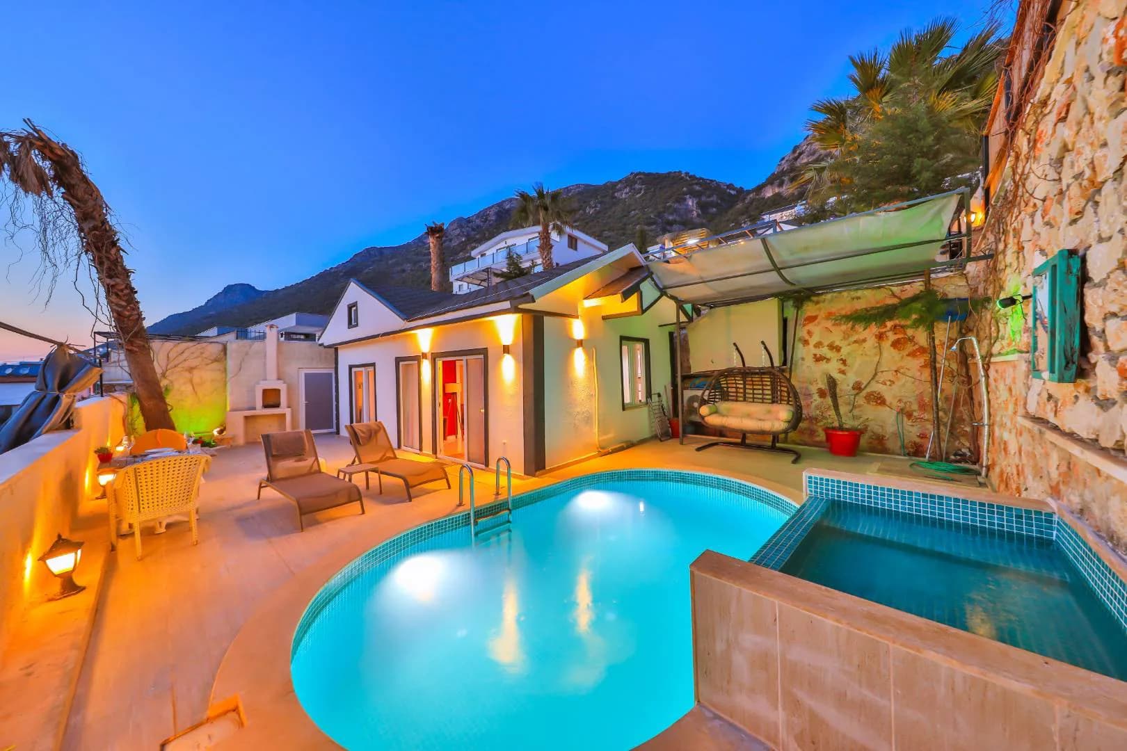 Kaş Kördere'de Balayı Çiftlerine Uygun, Özel Havuzlu, Jakuzili Villa görsel 1