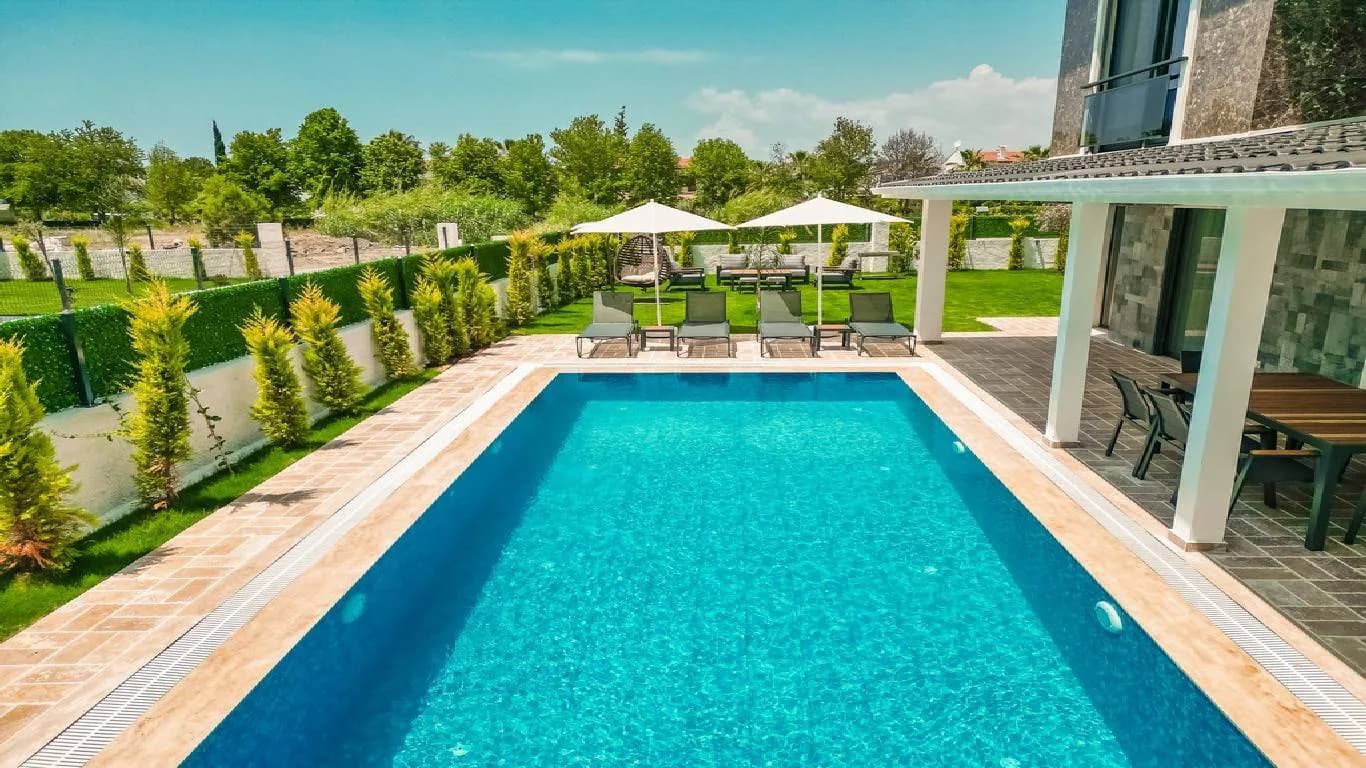 Muğla Fethiye'de Geniş Bahçeli, Özel Havuzlu, Lüks Villa görsel 2