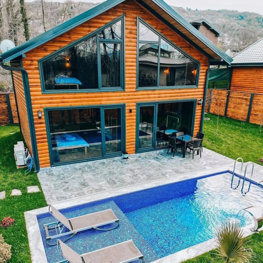 Sapanca'da Çekirdek Ailelere Uygun, Isıtmalı Havuzlu, Kiralık Bungalov görsel 1