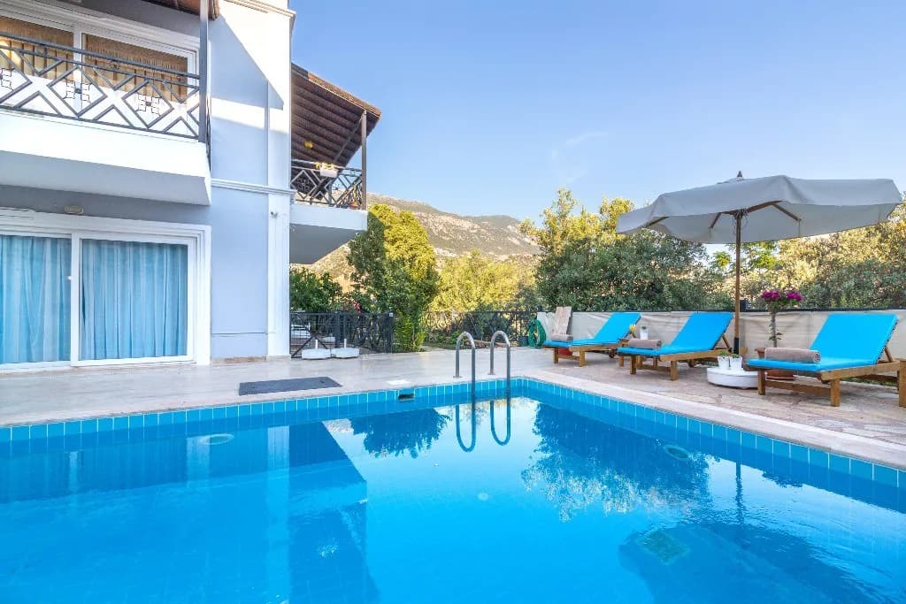 Kalkan'da Merkeze Yürüyüş Mesafesinde, Ortak Havuzlu, Kiralık Suit görsel 3
