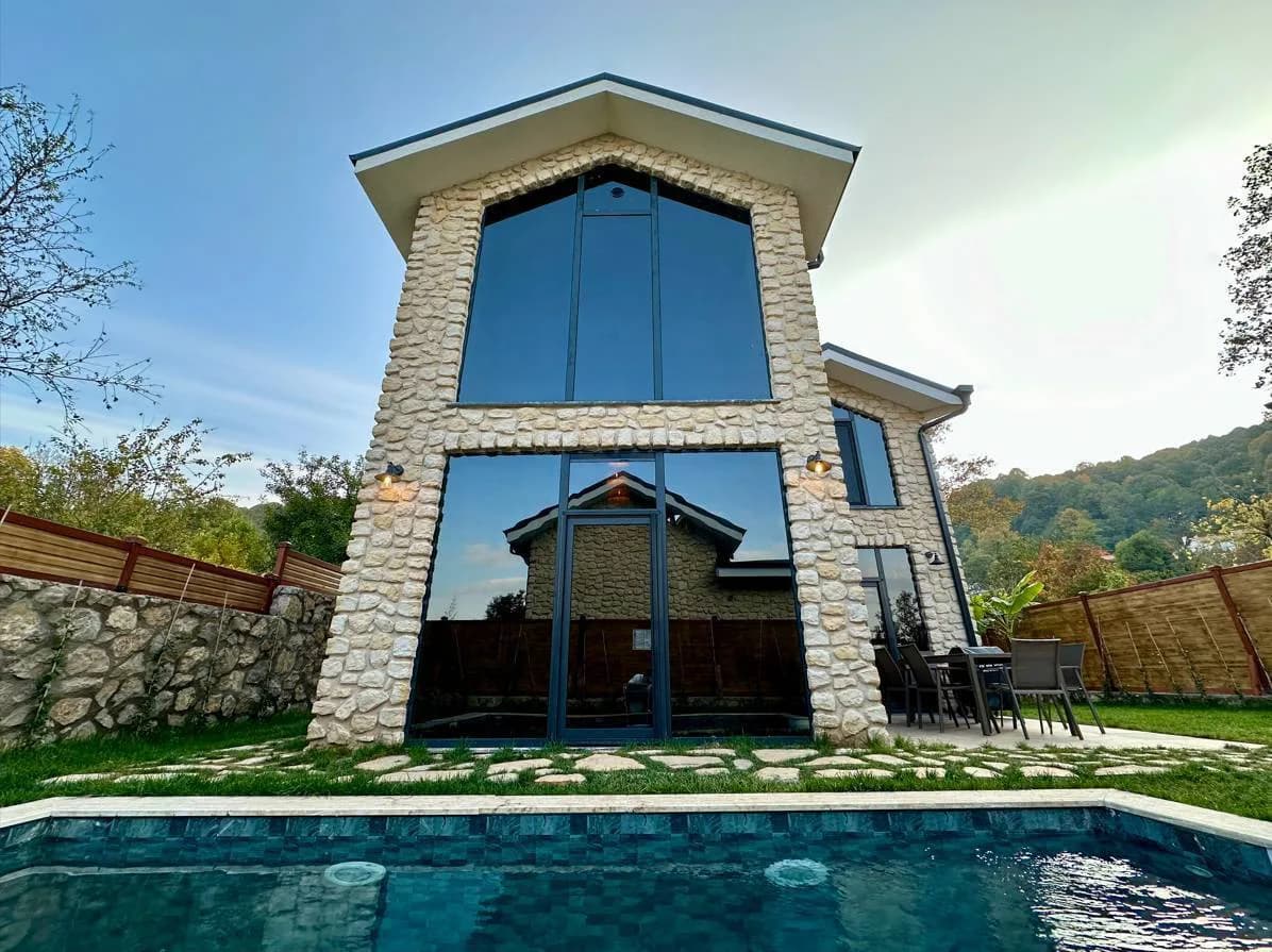 Sapanca Yanık'ta Aile Konaklamasına Uygun, Özel Havuzlu, 3+1 Villa görsel 3