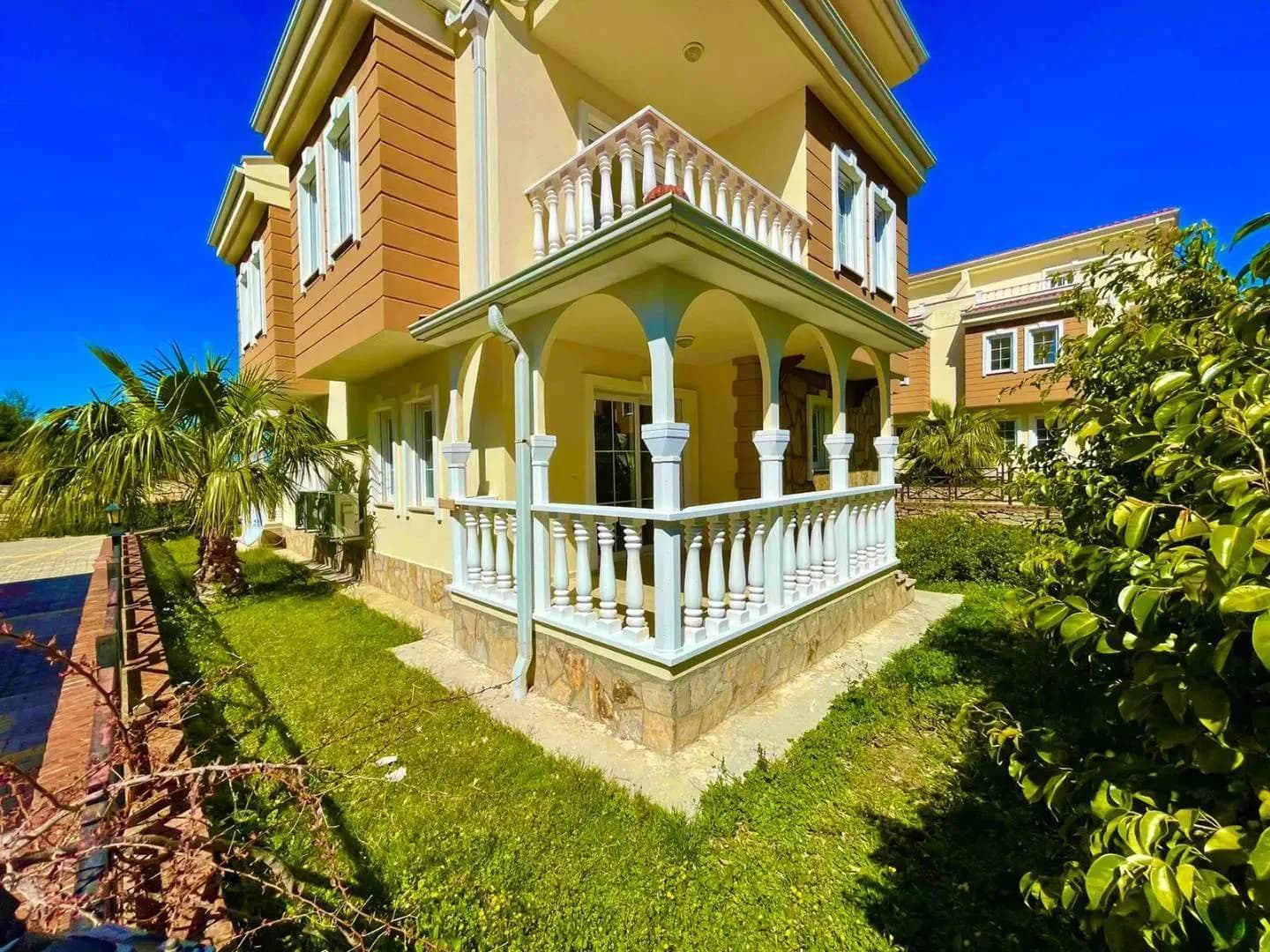 Alanya İncekum'da Site İçerisinde, Ortak Havuzlu, Bahçeli Villa görsel 2