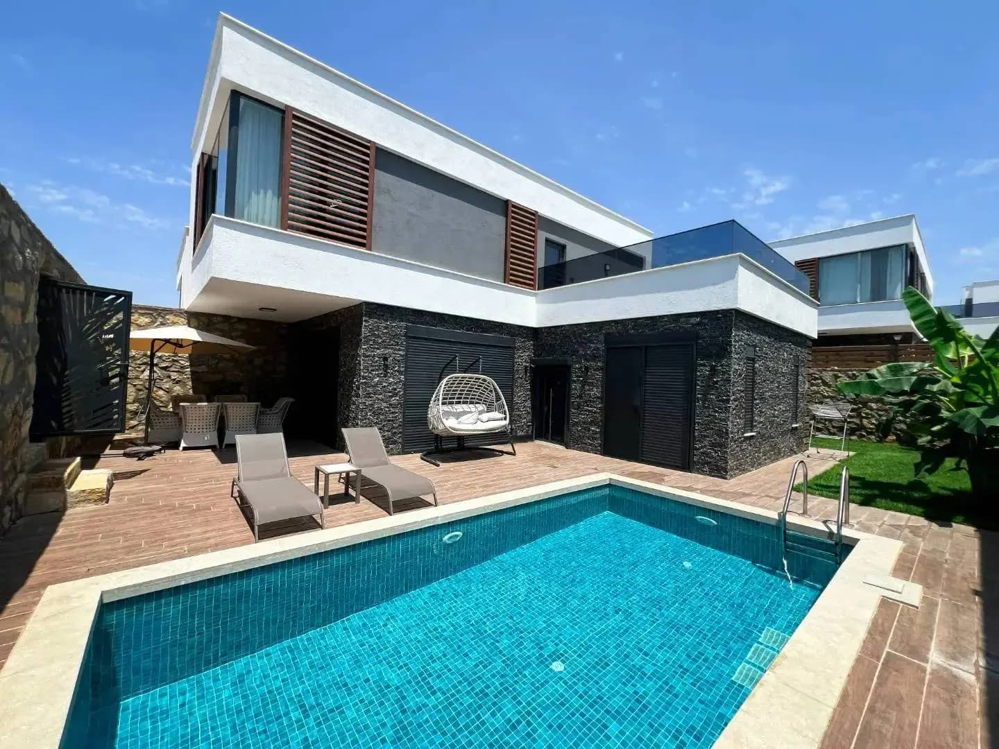 Alanya İncekum'da Site İçerisinde, Özel Havuzlu, Modern Villa görsel 1
