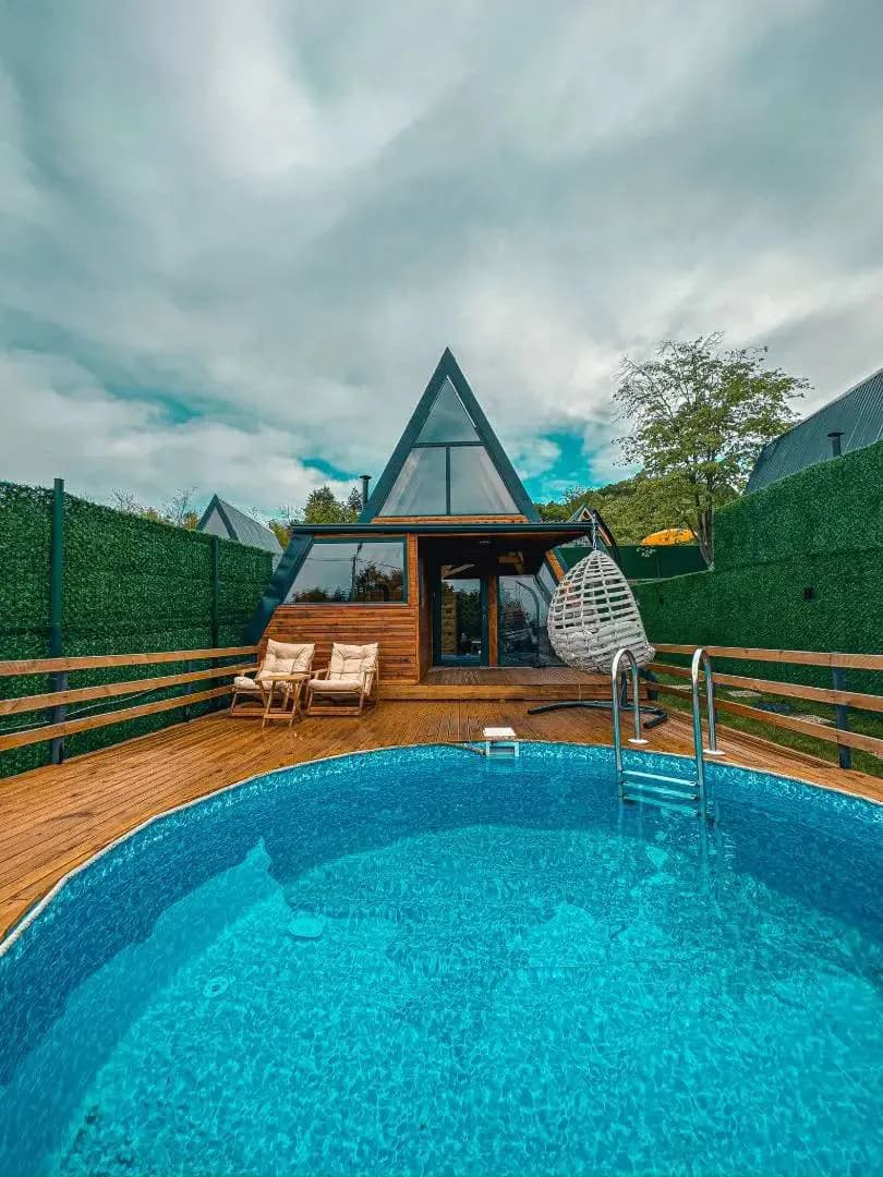 Sapanca Nailiye'de Minimalist Tasarımlı, Özel Havuzlu, 2+1 Bungalov görsel 2