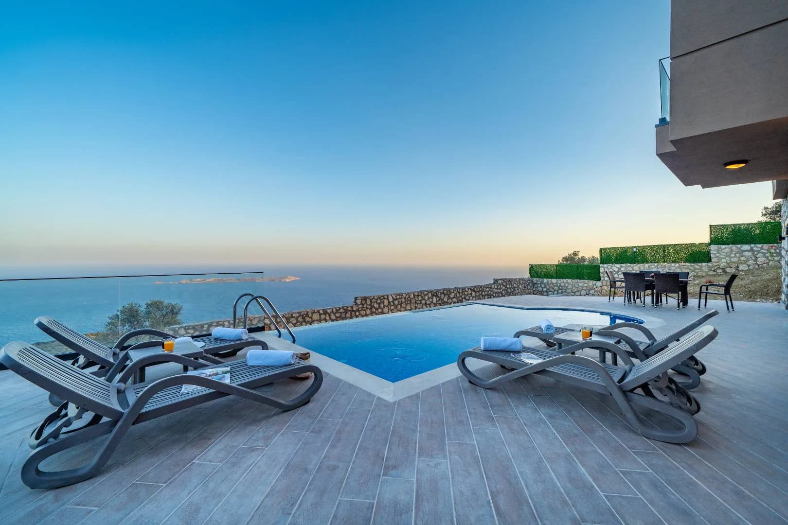Kaş Sarıbelen'de Eşsiz Manzaraya Sahip, Özel Havuzlu, Otantik Villa görsel 3