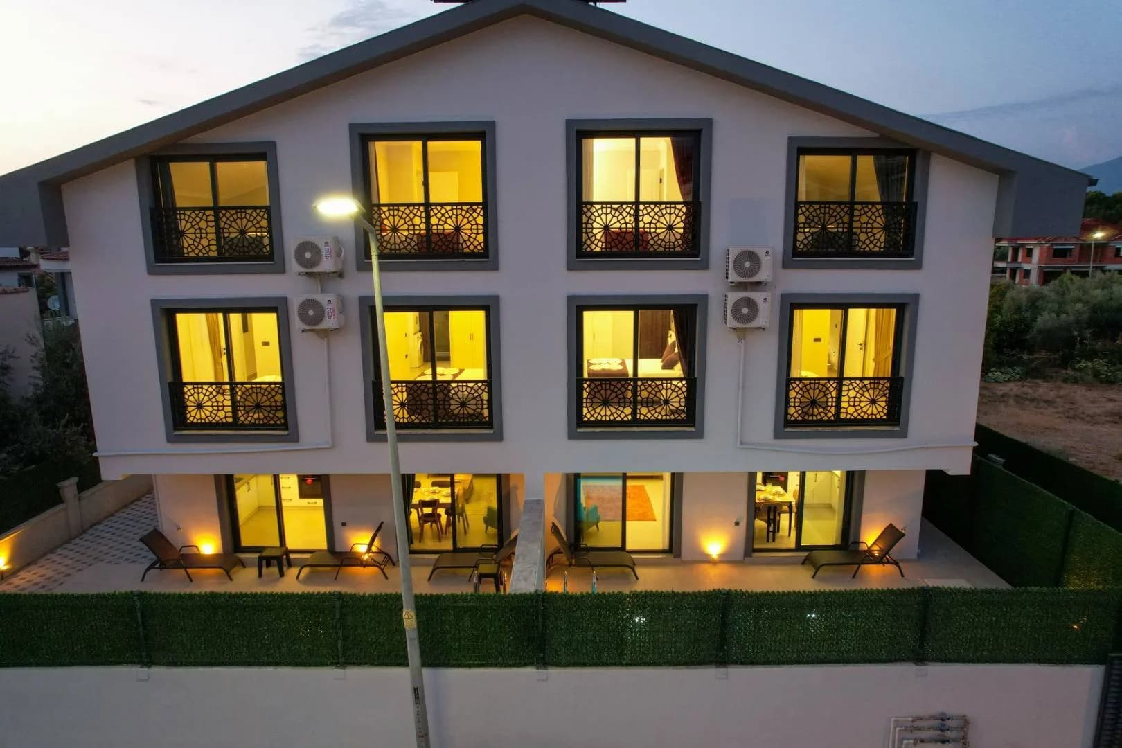 Fethiye Babataşı'nda Şehrin Kalbinde, Özel Havuzlu, Kiralık Villa görsel 2