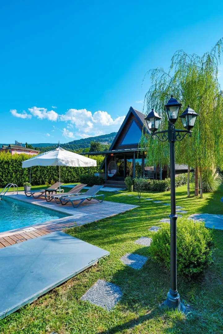 Sapanca'da Doğa İle Baş Başa, Isıtmalı Özel Havuzlu, Konforlu Bungalov görsel 1