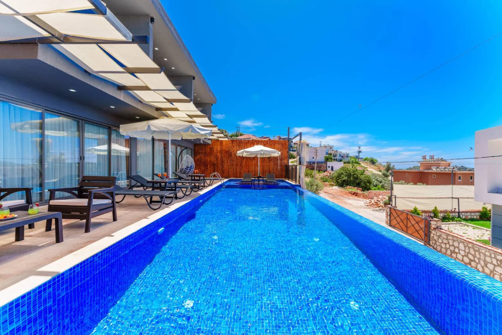 Kaş Bezirgan'da Deniz Manzaralı, Özel Havuzlu, Hamamlı, Lüks Villa görsel 3