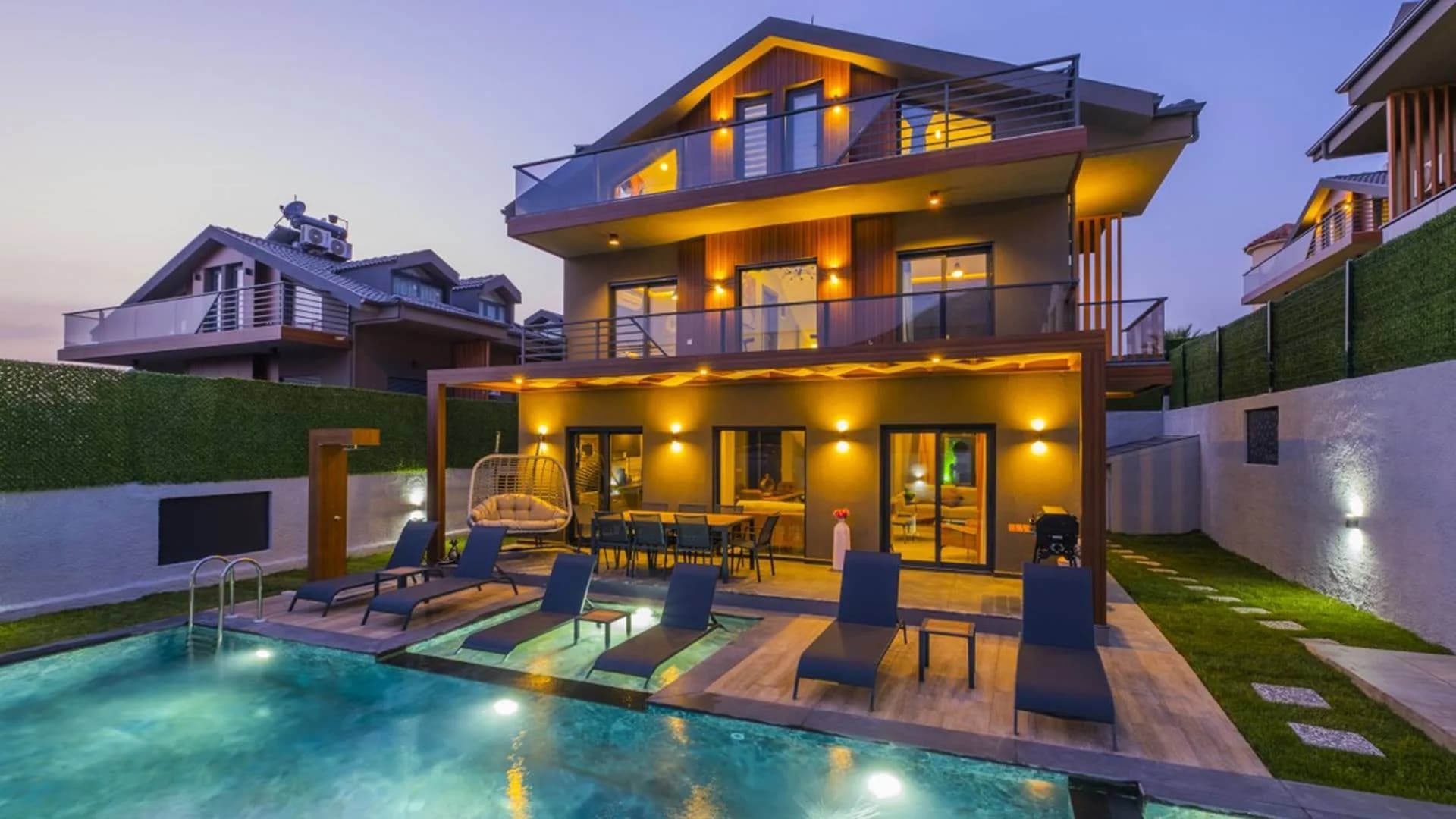 Fethiye Ölüdeniz'de Modern Tasarımlı, Özel Havuzlu, Merkezi Villa görsel 1