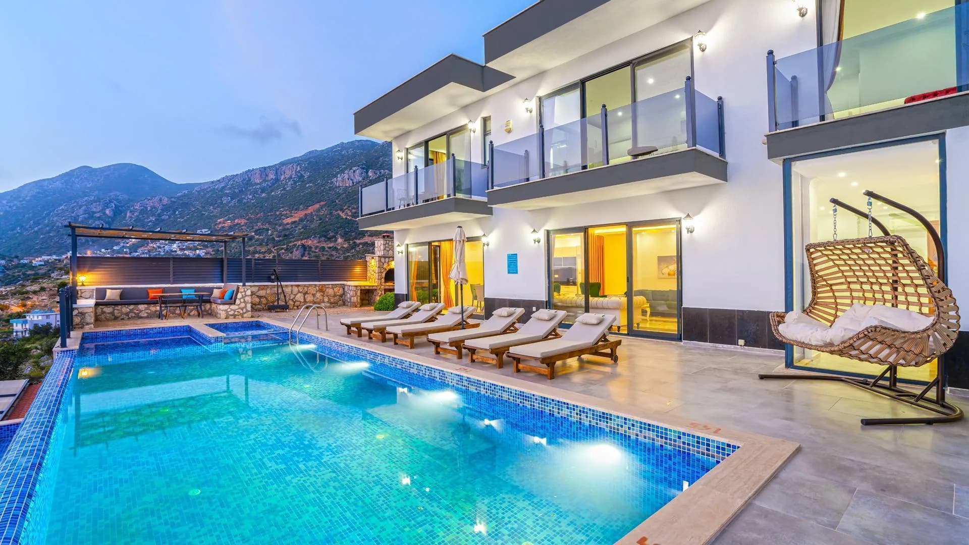 Kaş Bezirgan'da Deniz Manzaralı, Özel Havuzlu, Jakuzili, Lüks Villa görsel 3
