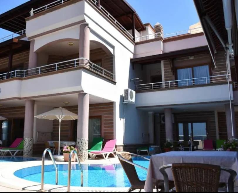 Muğla Bodrum'da Denize Sıfır, Ortak Havuzlu, 1+0 Suit görsel 2