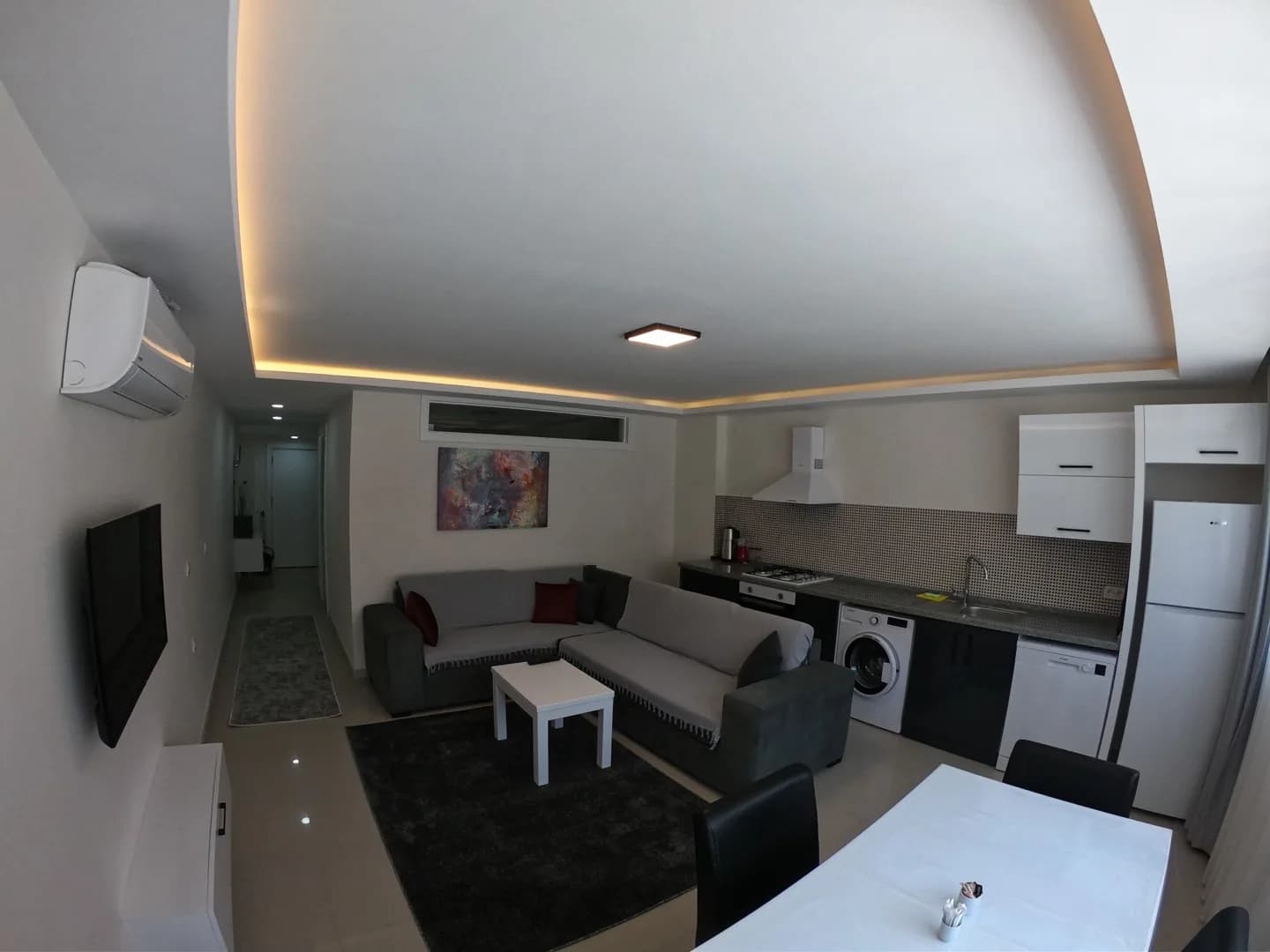 İzmir Çeşme'de Merkeze Yakın Mesafede, Konforlu, 1+1 Kiralık Suit görsel 1