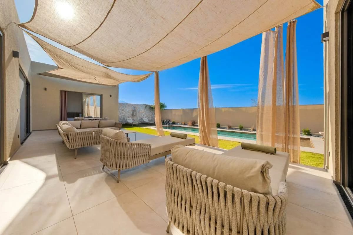 Fethiye Kargı'da Lüks Tasarımlı, Açık ve Kapalı Havuzlu, Kiralık Villa görsel 3