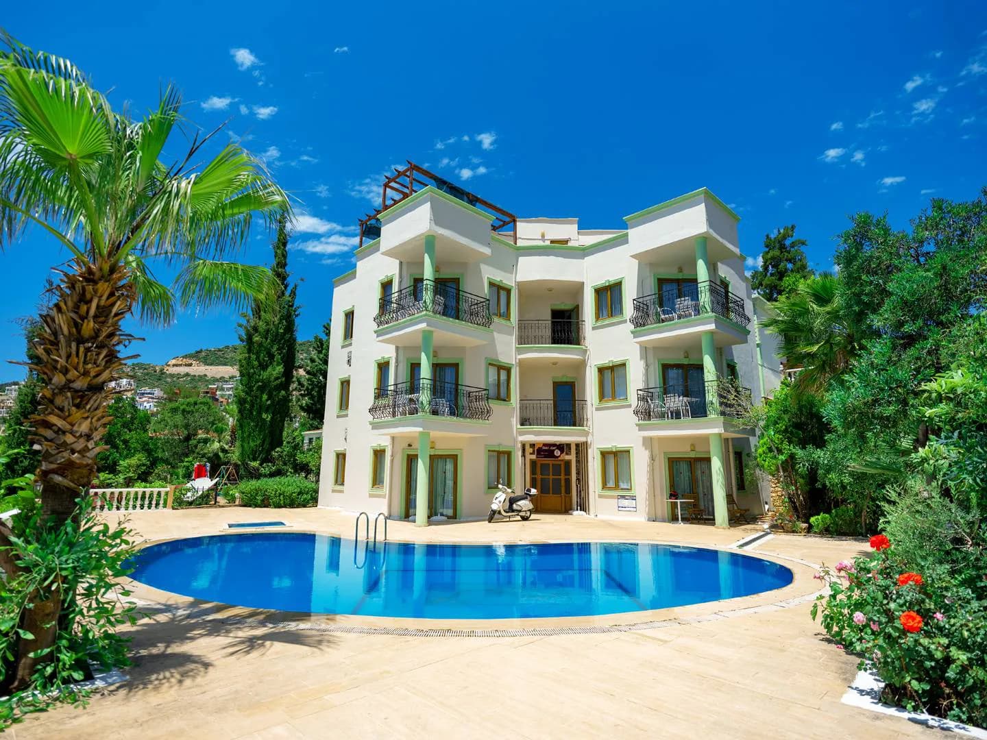 Kaş Kalkan'da Deniz Manzaralı, Ortak Havuzlu, Konforlu Tatil Evi görsel 1