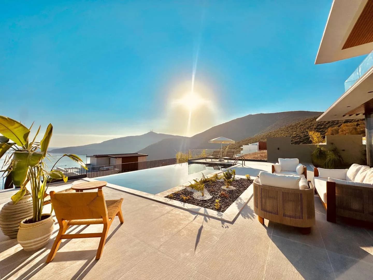 Kaş Kalkan'da Deniz Manzaralı, Özel Havuzlu, Modern Villa görsel 2