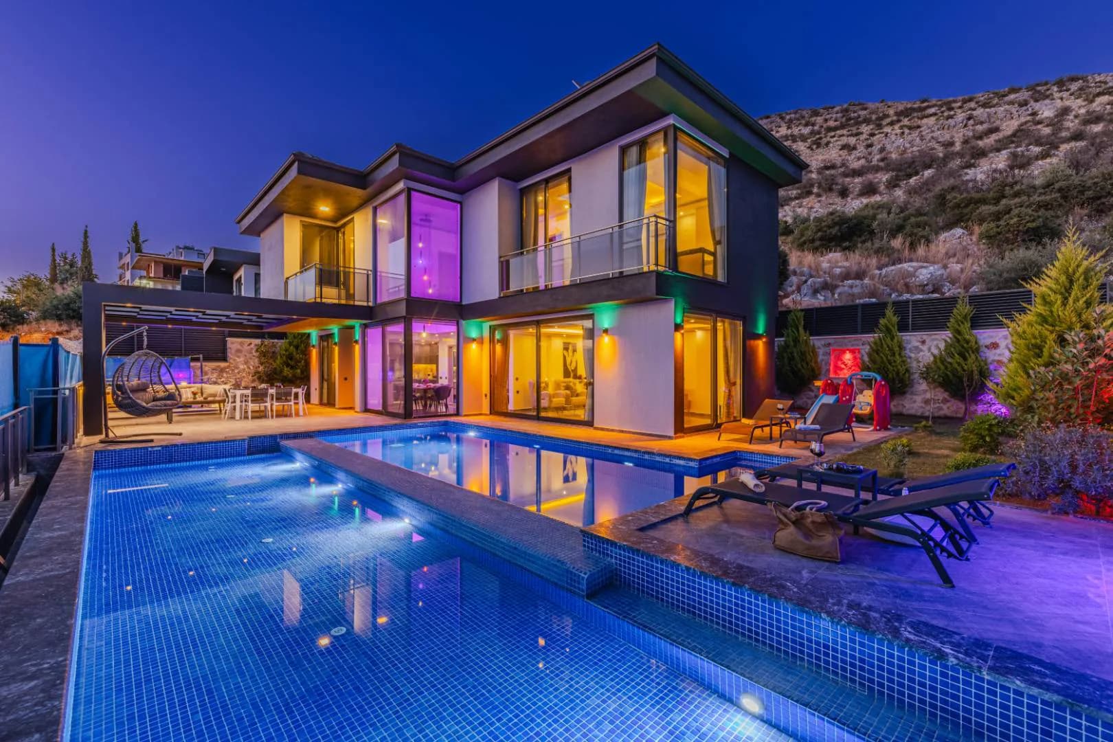 Kaş Yeşilköy'de Lüks Tasarımlı, Yetişkin ve Çocuk Havuzlu, 2+1 Villa görsel 1