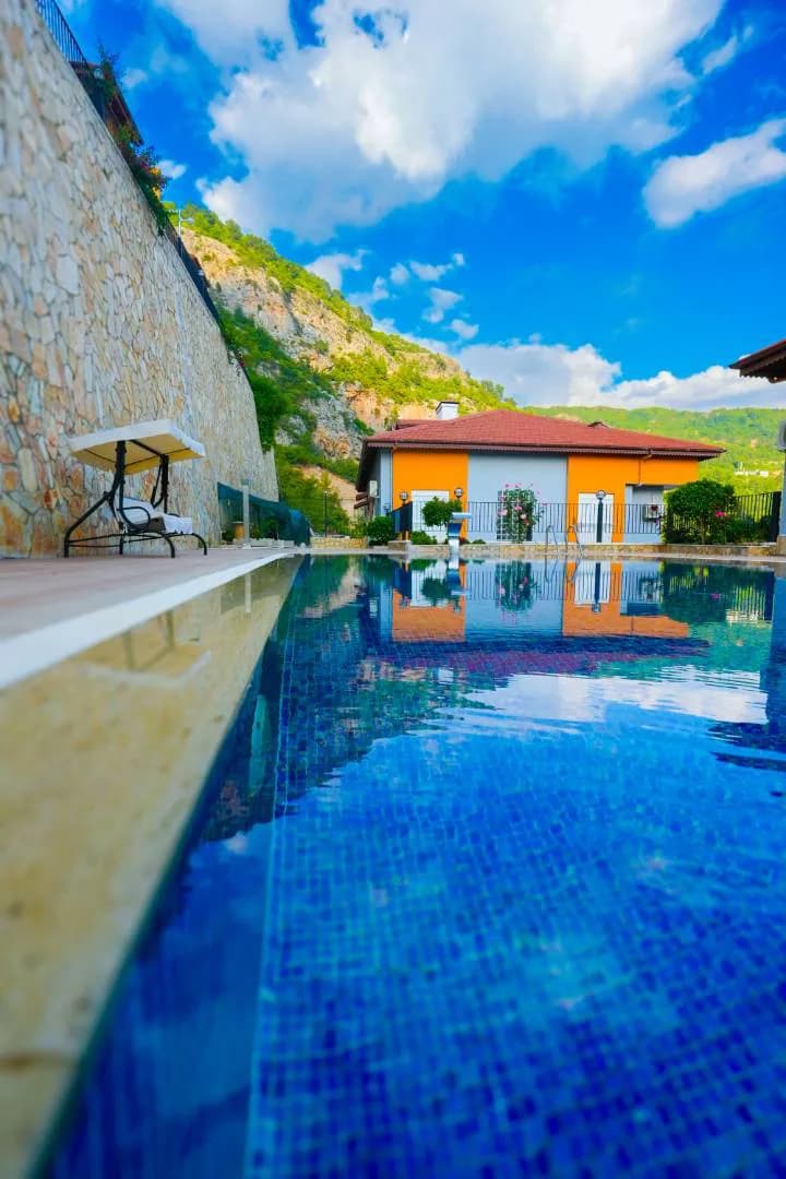 Alanya Bektaş'da Tesis İçerisinde, Ortak Havuzlu, Özel Plajlı Suite görsel 3
