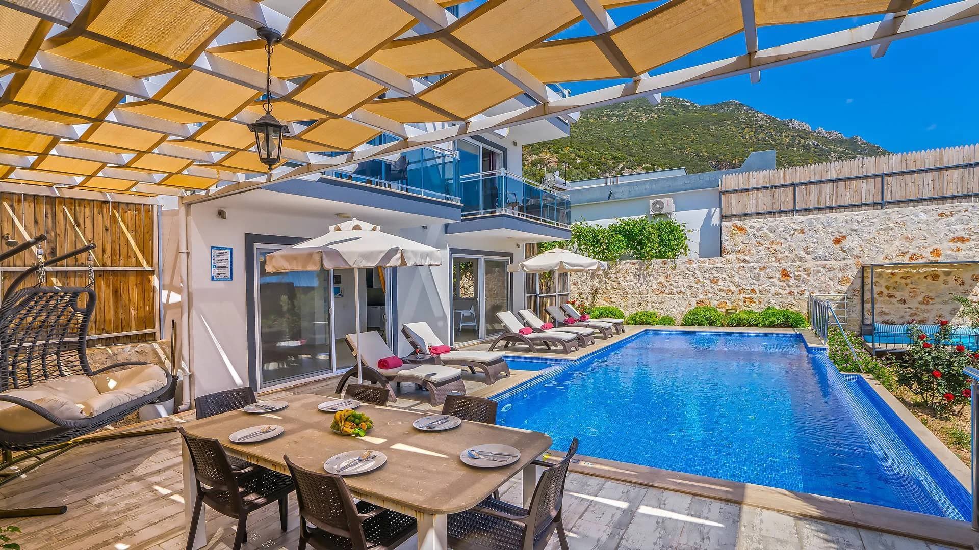 Kaş İslamlar'da Nefes Kesen Deniz Manzaralı, Özel Havuzlu, Lüks Villa görsel 3