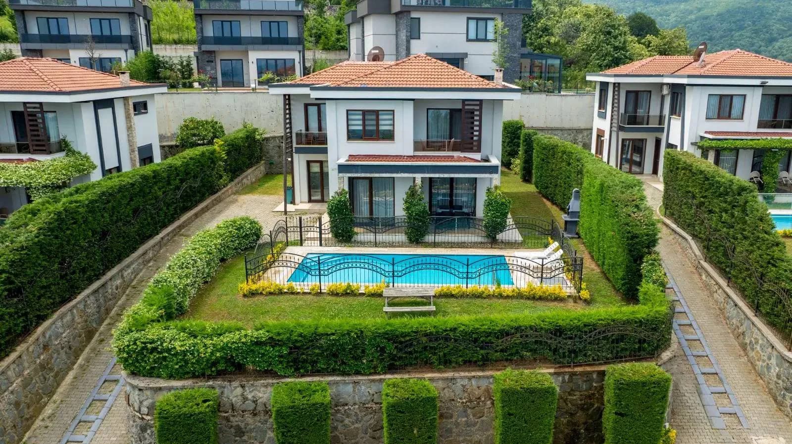 Sapanca Güldibi'nde Yeşillikler İçerisinde, Özel Havuzlu, 3+2 Villa görsel 2