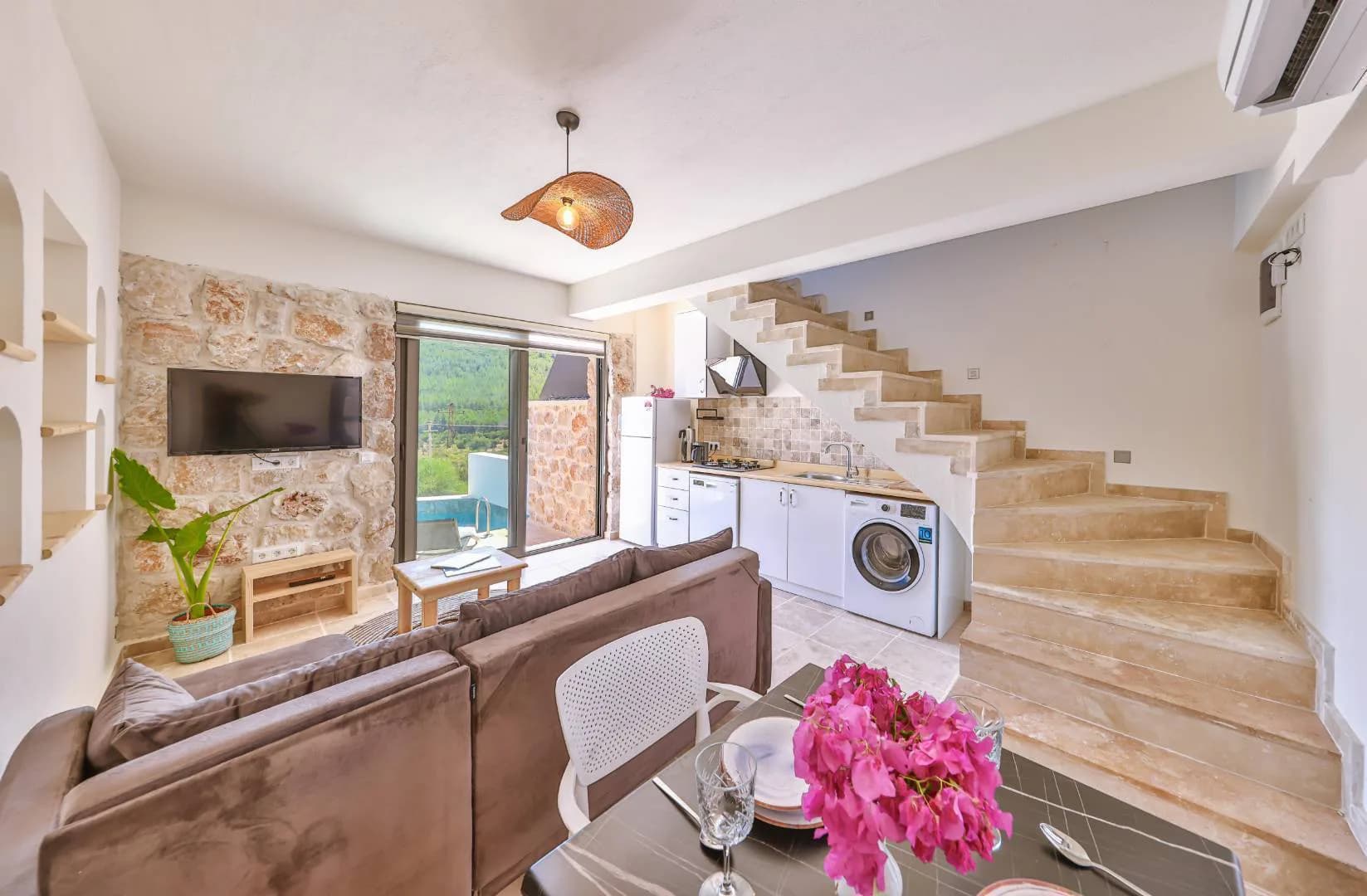 Kaş Çukurbağ'da Otantik Mimarili, Özel Havuzlu, Kiralık Villa görsel 1