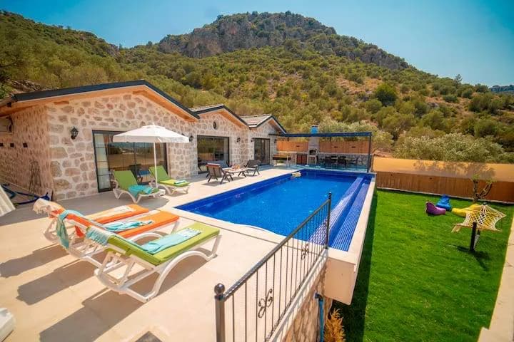 Kaş Yeşilköy'de Doğa İçerisinde, Özel Havuzlu, Taş Vila görsel 1