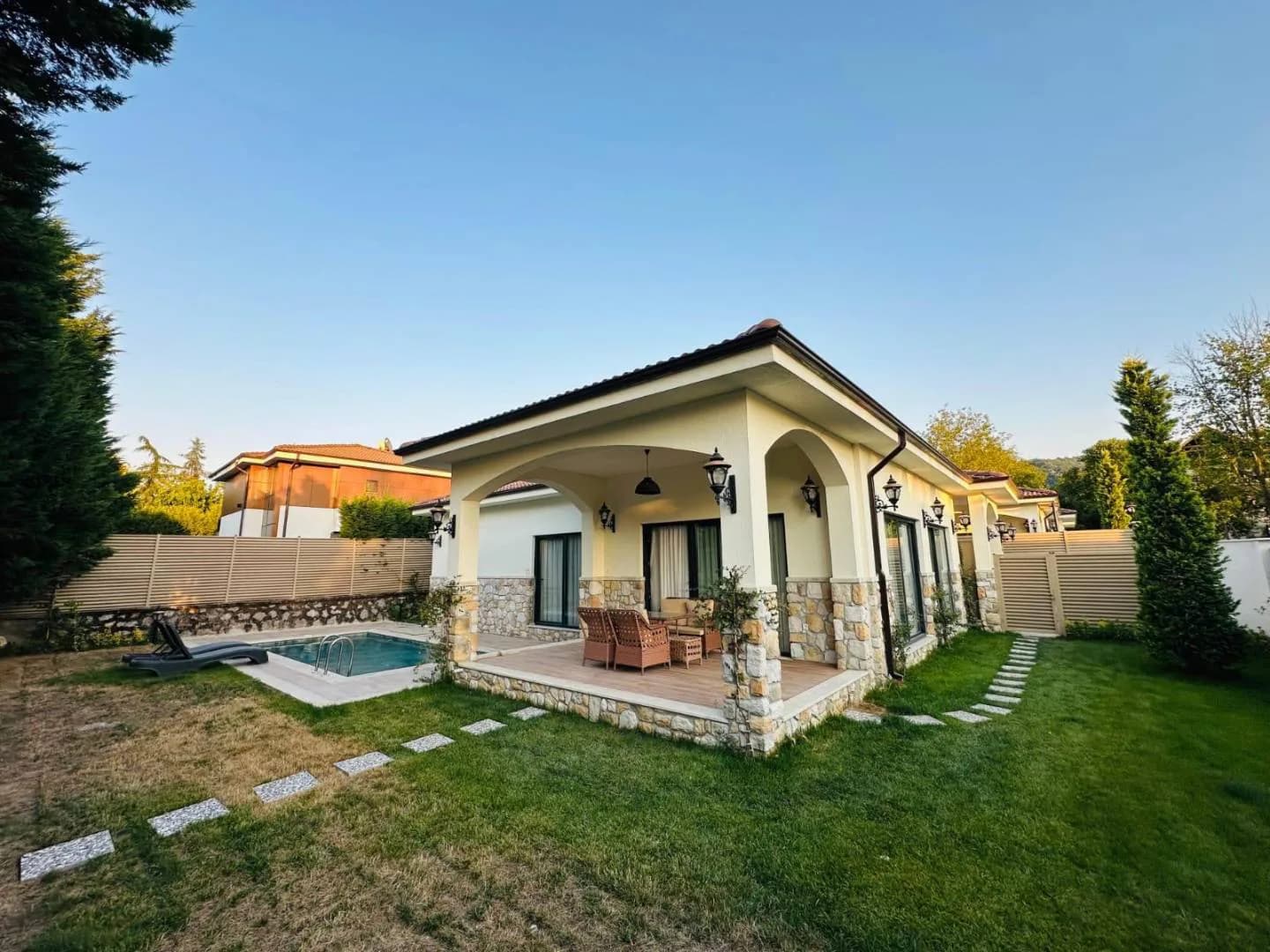 Sapanca Kırkpınar'da Doğayla Baş Başa, Isıtmalı Havuzlu, Kiralık Villa görsel 3