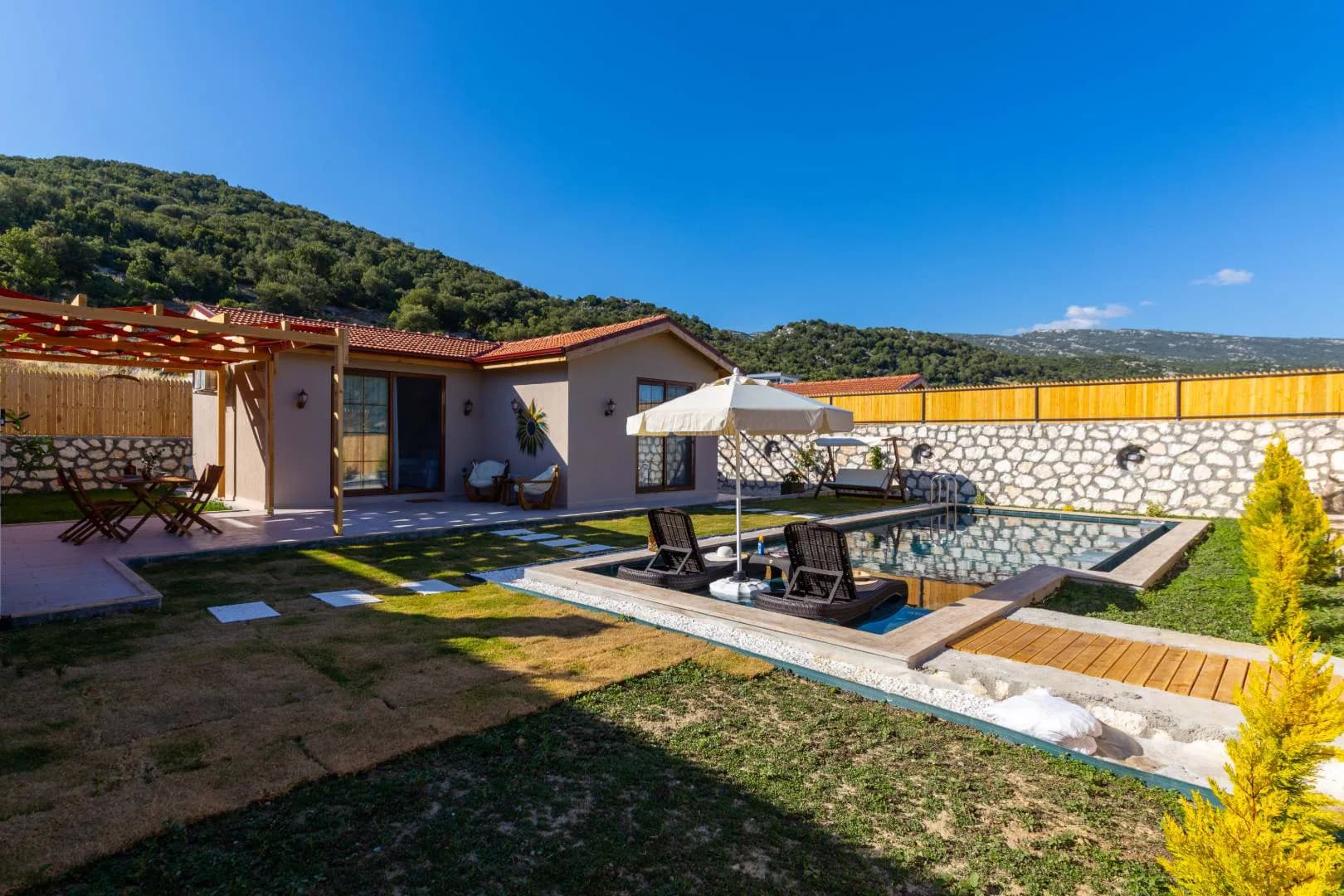 Kaş Sarıbelen'de Doğa İle Baş Başa, Özel Havuzlu, Jakuzili Villa görsel 2