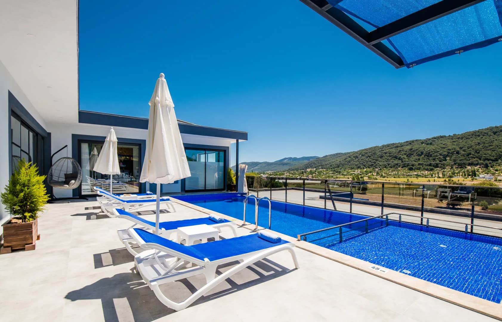 Kaş Sarıbelen'de Huzurlu Doğada, Isıtmalı Havuzlu, Modern Villa görsel 3