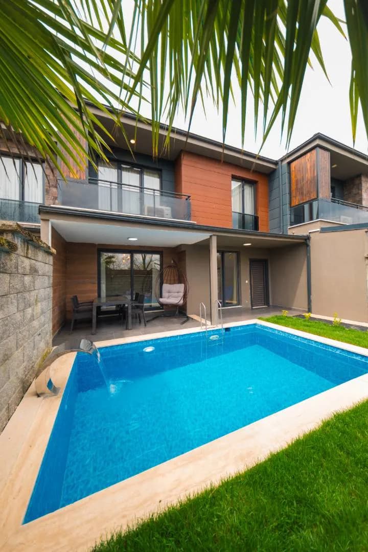 Sapanca Kırkpınar'da Sakin Konumda, Isıtmalı Havuzlu, Kiralık Villa görsel 1