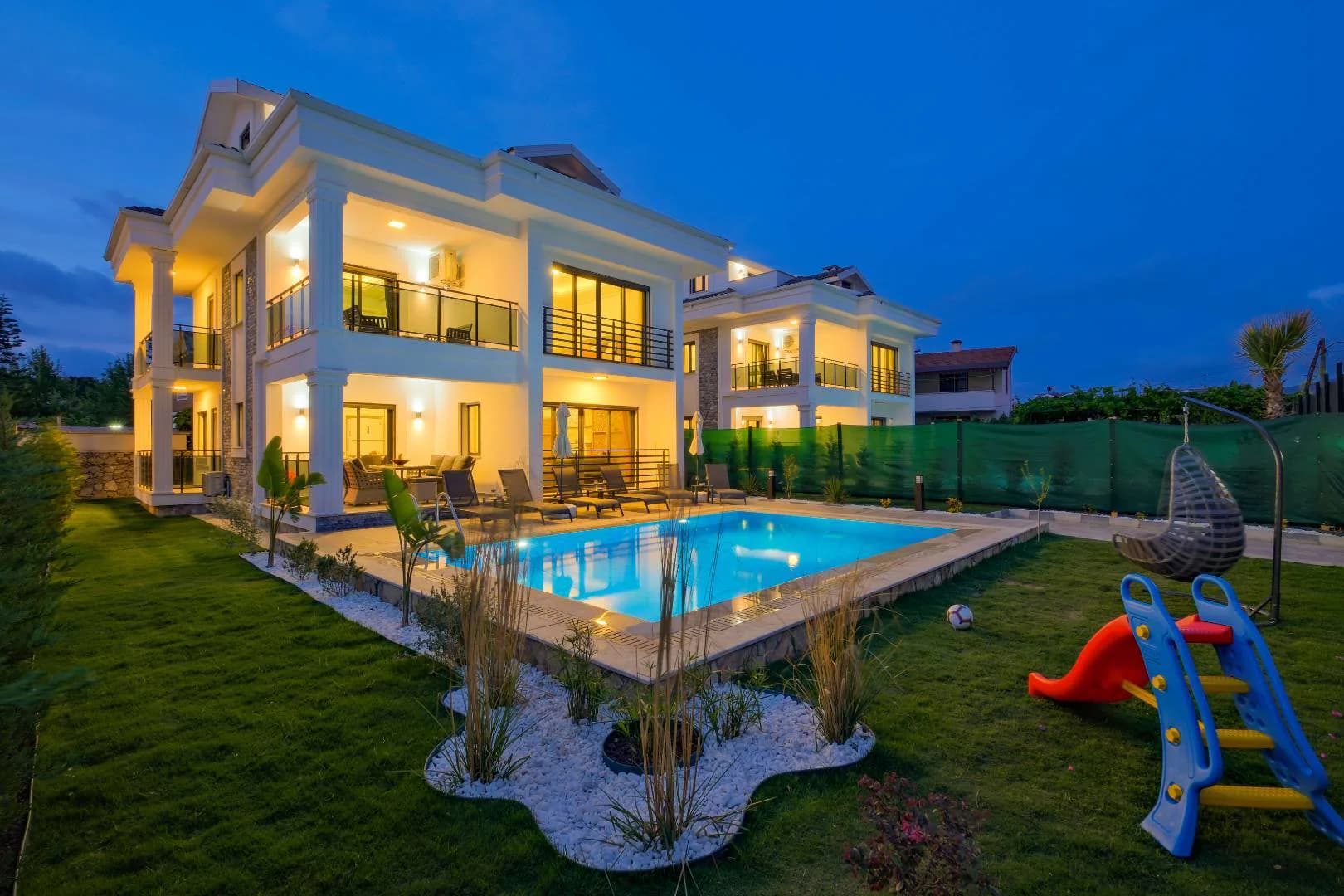 Fethiye Babataşı'nda Modern Tasarımlı, Özel Havuzlu, Lüks Villa görsel 3