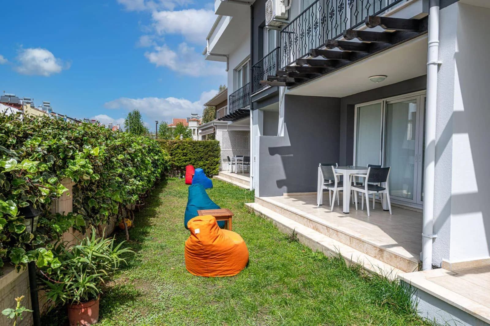 Fethiye Akarca'da Muhteşem Doğada, Ortak Havuzlu, Modern Apart görsel 1