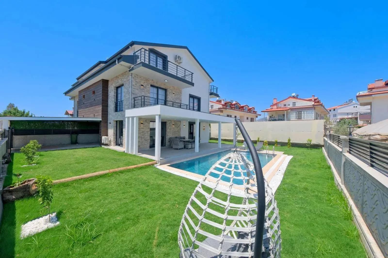 Fethiye Çamköy'de Sakin Konumda, Özel Havuzlu, İkiz Villa görsel 2