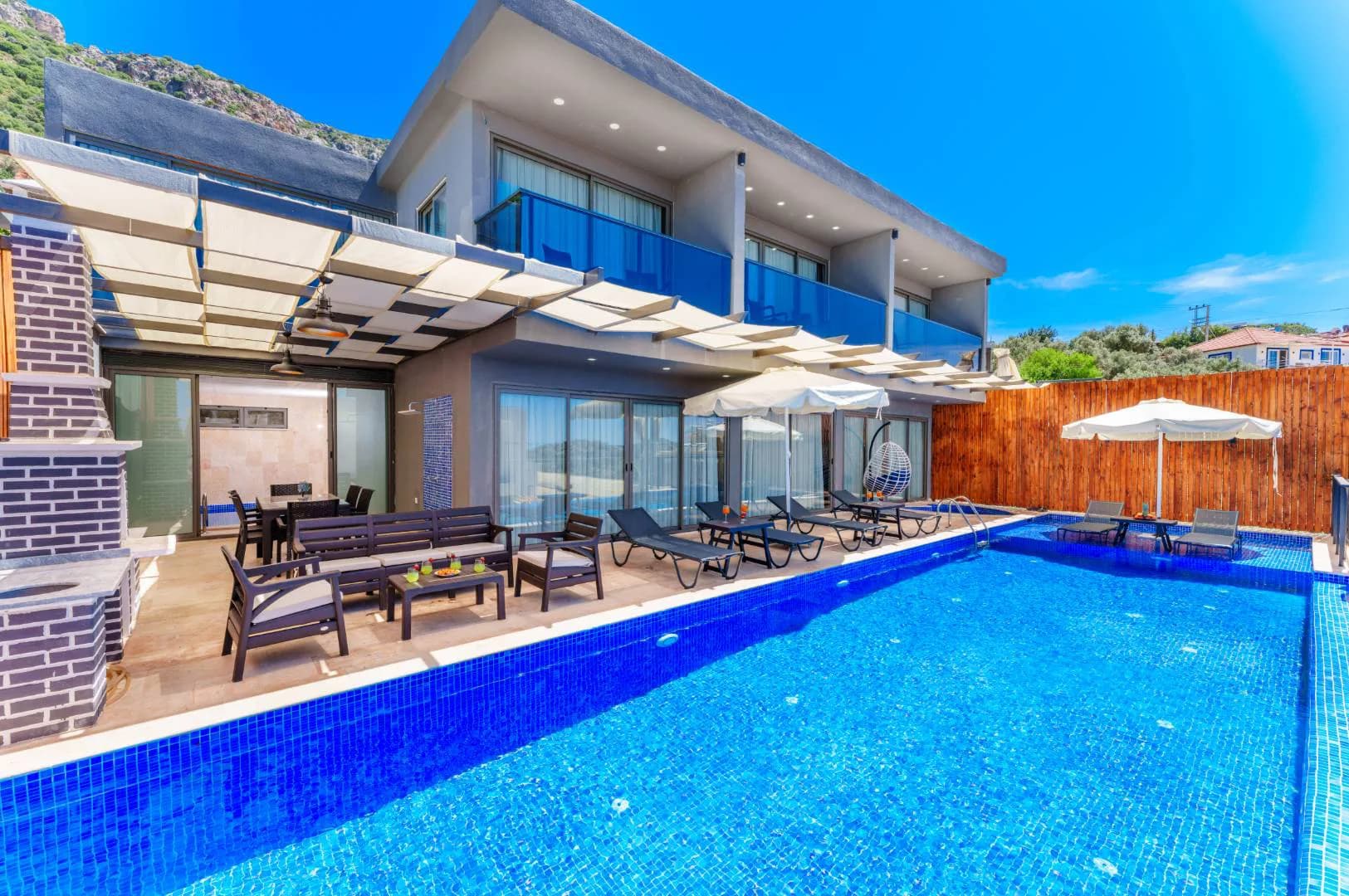 Kaş Bezirgan'da Geniş Ailelere Uygun, Özel Havuzlu, Konforlu Villa görsel 1